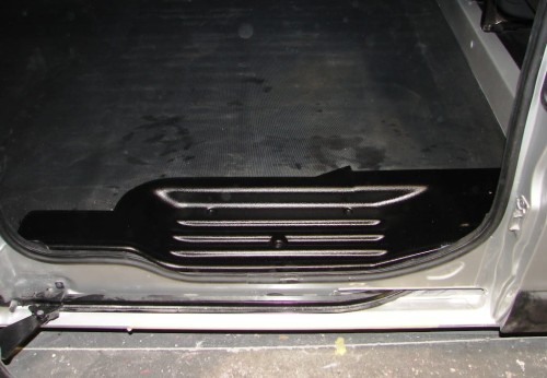 1643 Opel Vivaro 01 próg 28000 czarny - auto 1.JPG